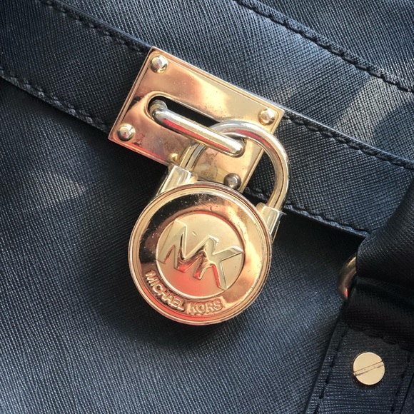 Michael Kors Large Hamilton Tote in Black - Picture 3 of 3